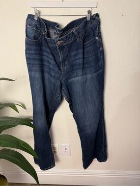 Maurices Dark Wash Bootcut Jeans Women’s 22W Short Plus Size Stretch Denim